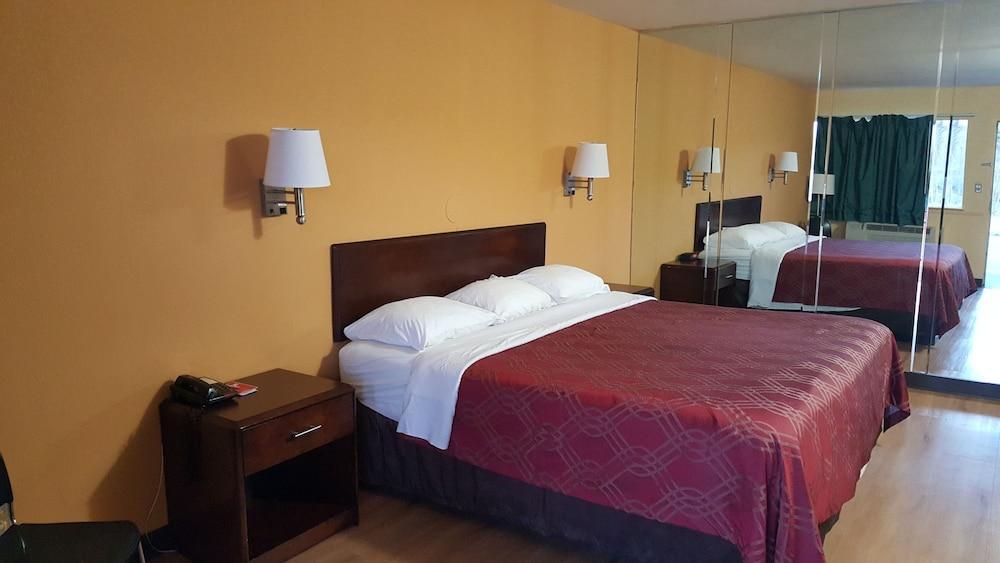 Econo Lodge Near Bluefield College Extérieur photo