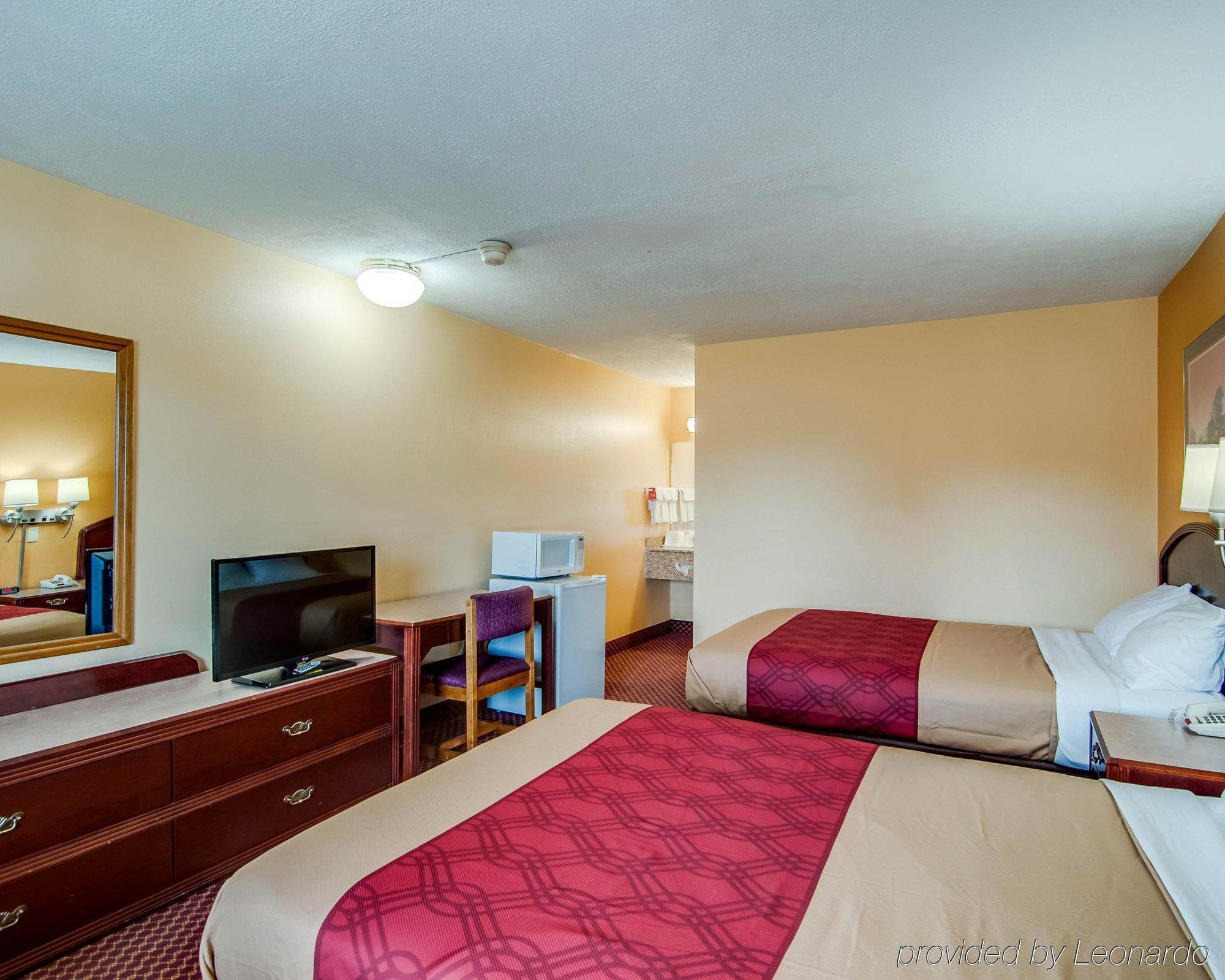 Econo Lodge Near Bluefield College Extérieur photo