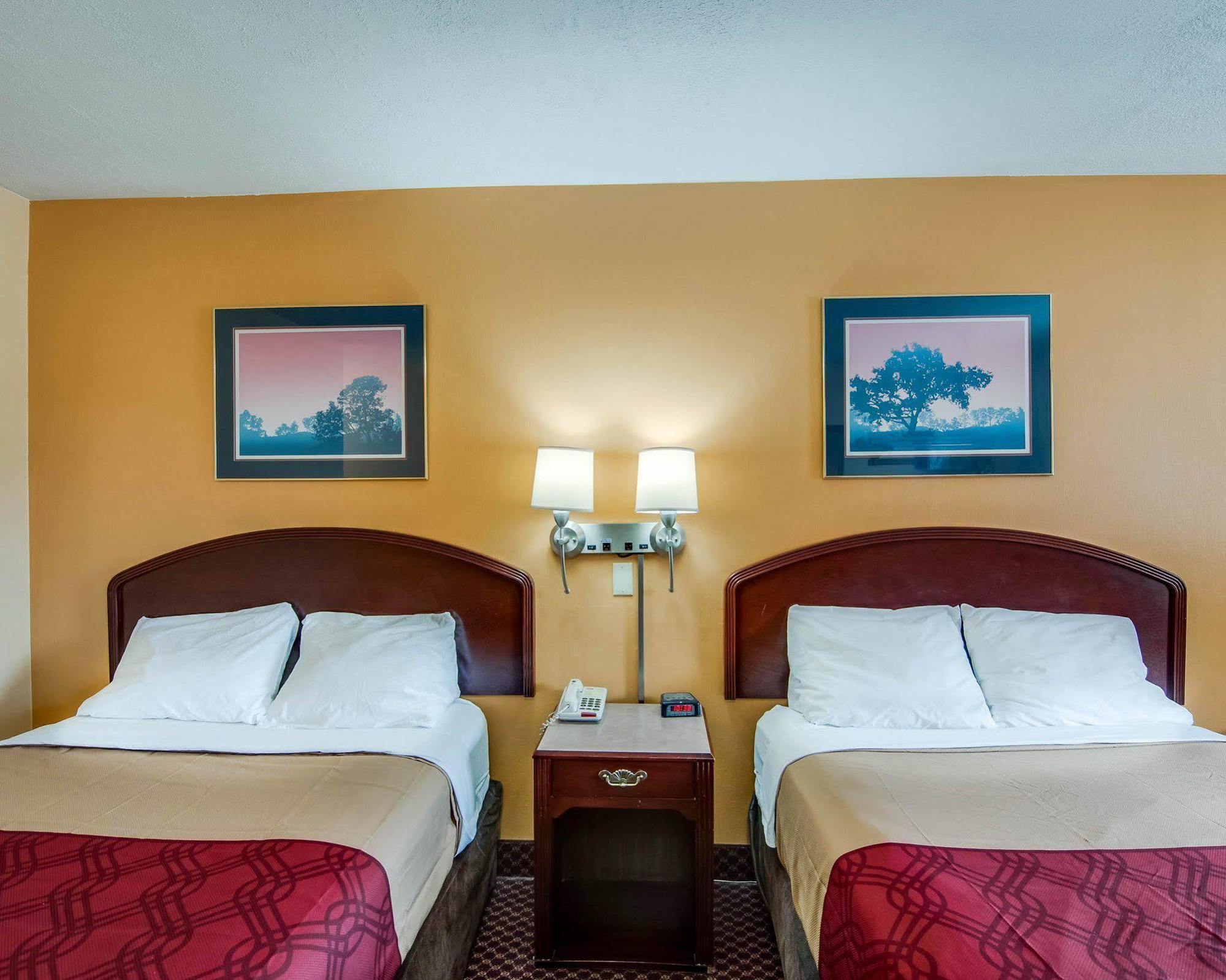 Econo Lodge Near Bluefield College Extérieur photo