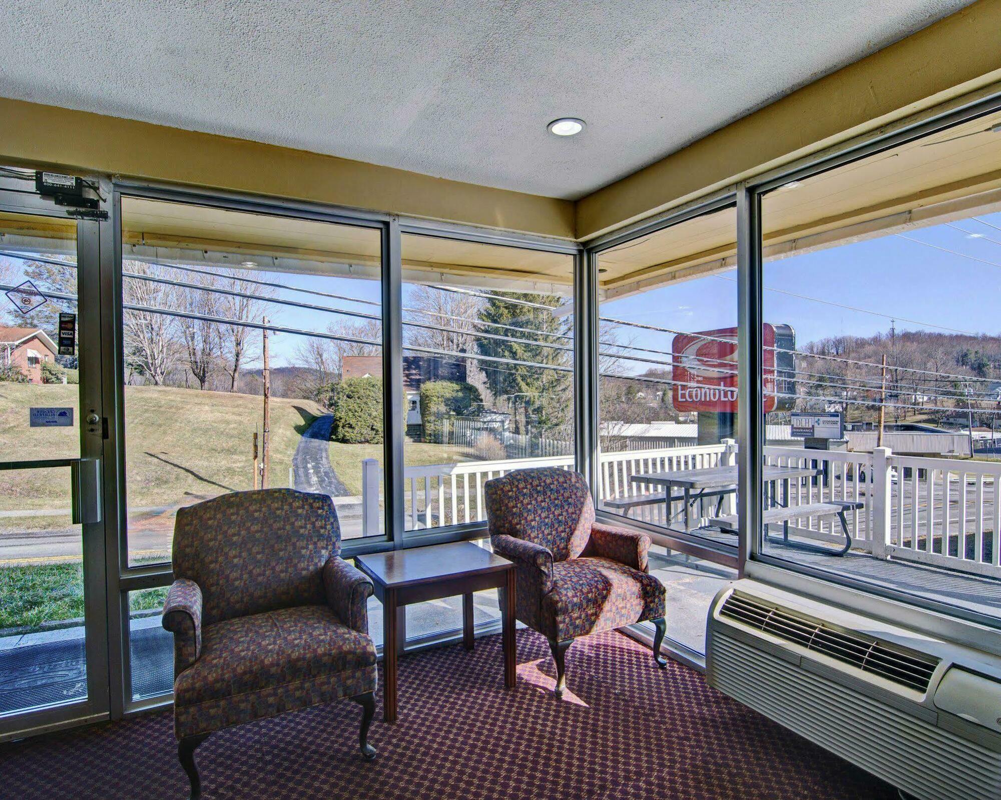 Econo Lodge Near Bluefield College Extérieur photo