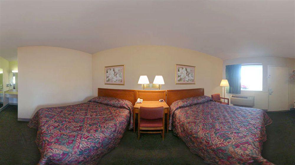 Econo Lodge Near Bluefield College Extérieur photo
